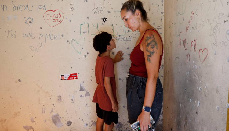 Commemoration under rocket fire from Gaza